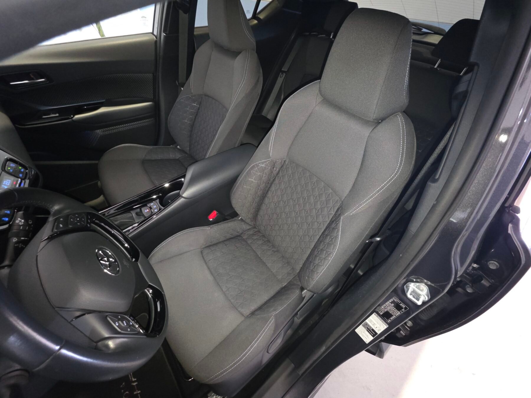 TOYOTA C-HR 2.0 180H Advance