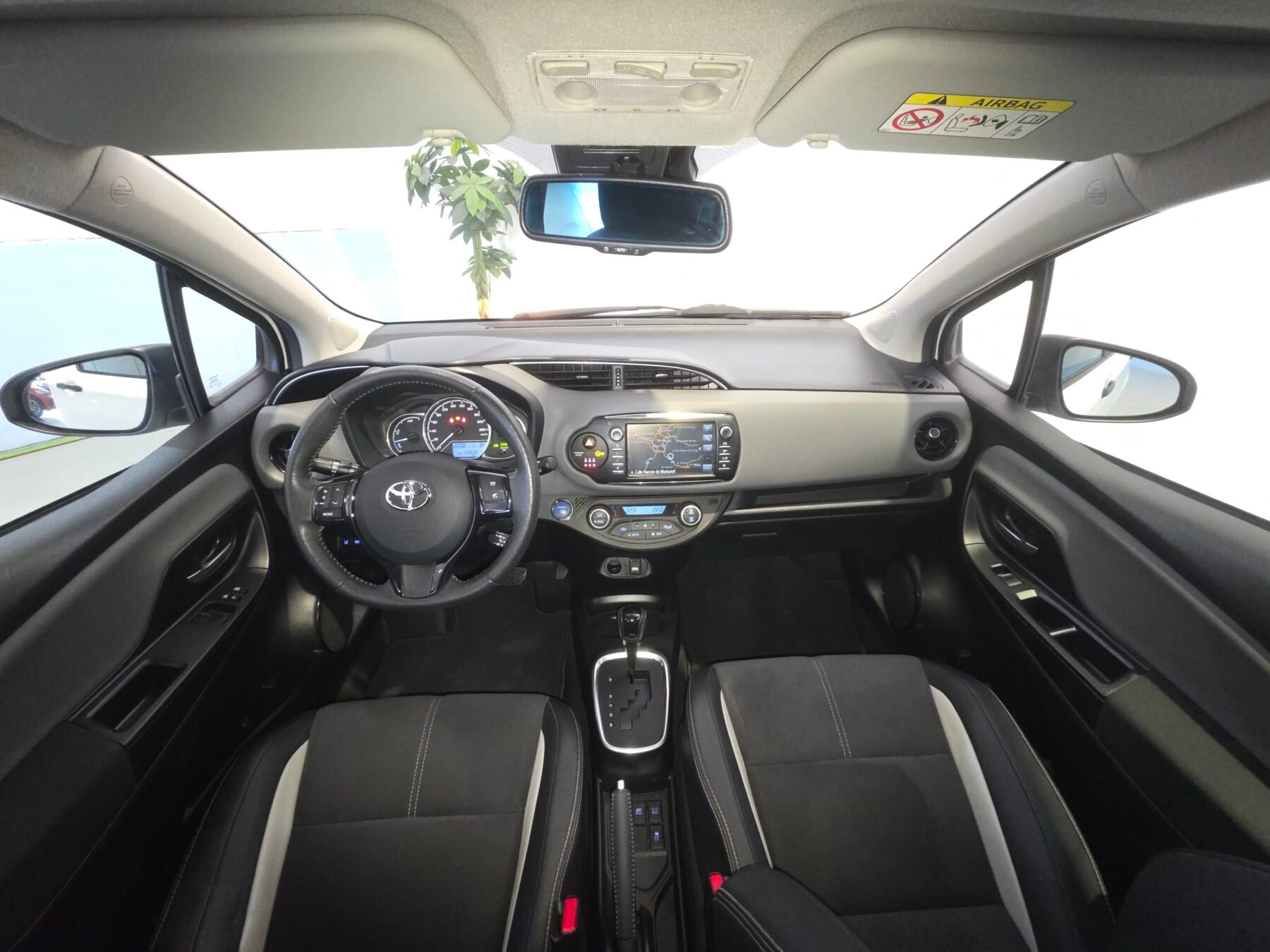 TOYOTA YARIS 1.5 100H Advance