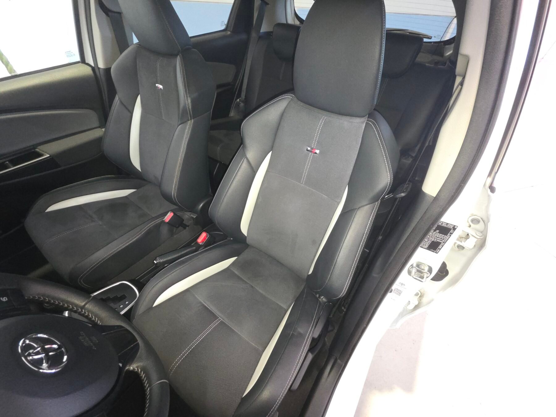 TOYOTA YARIS 1.5 100H Advance