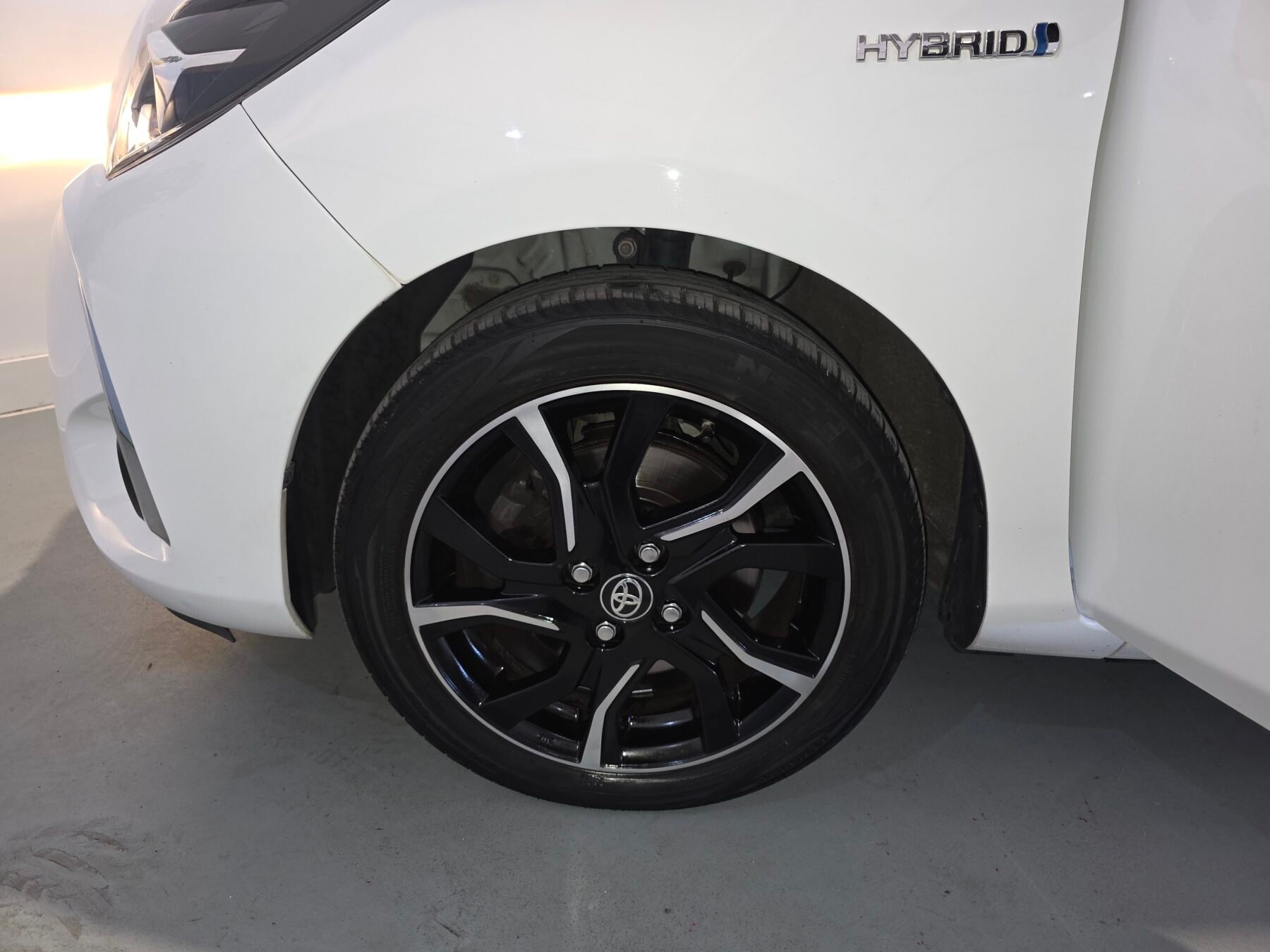 TOYOTA YARIS 1.5 100H Advance