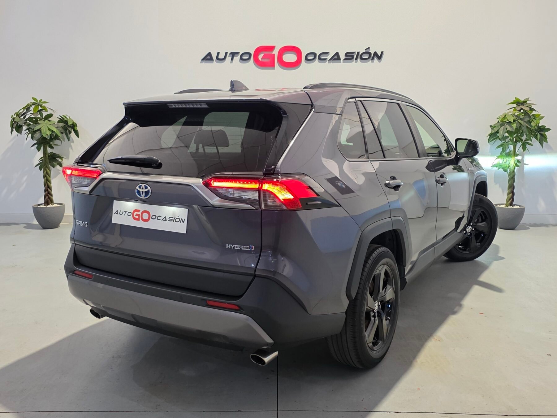 TOYOTA RAV4 2.5l 218H Advance