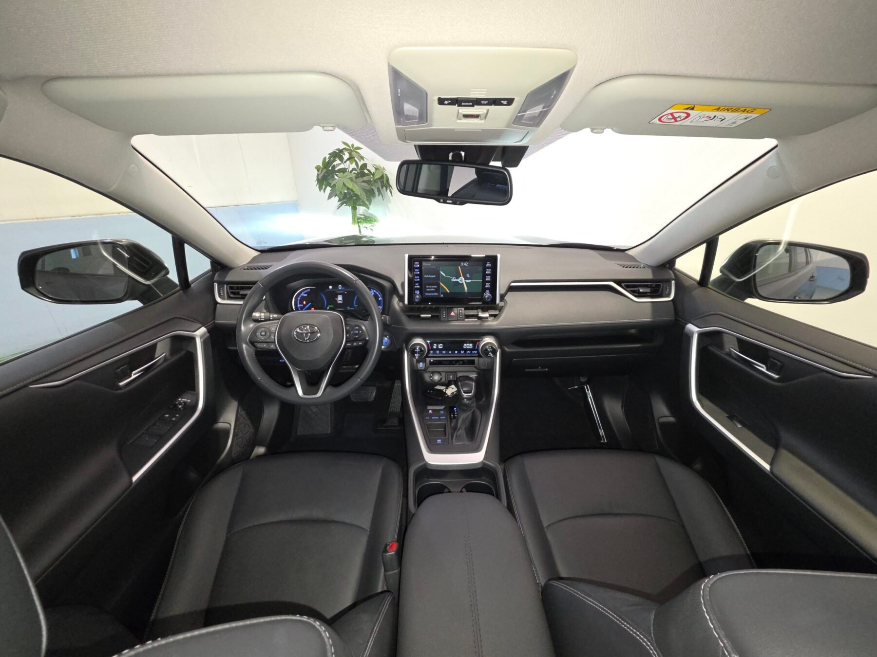 TOYOTA RAV4 2.5l 218H Advance