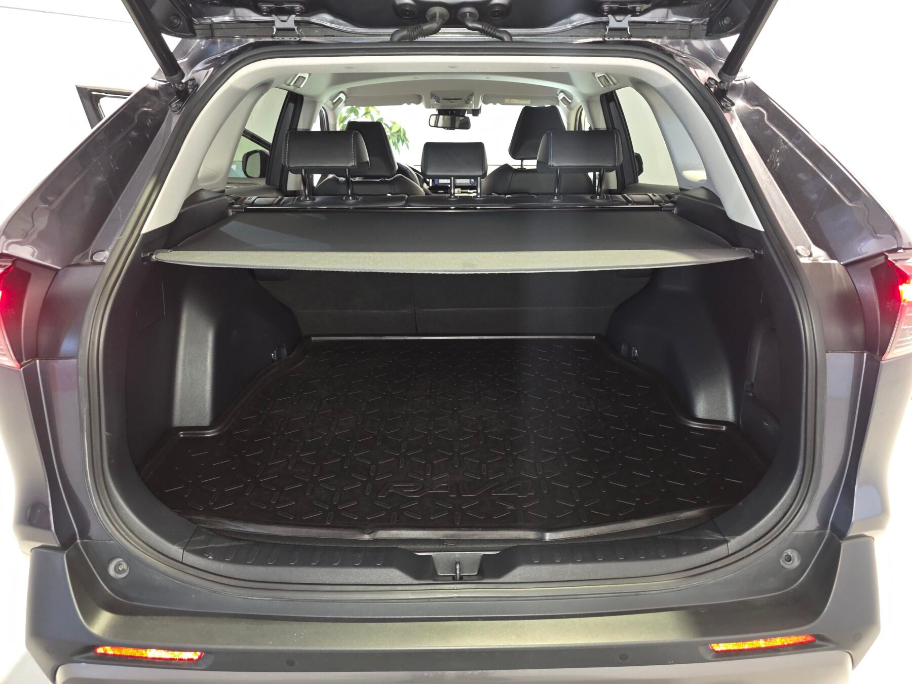 TOYOTA RAV4 2.5l 218H Advance