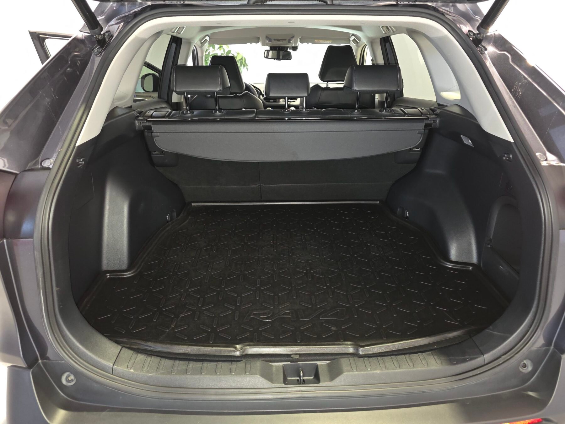 TOYOTA RAV4 2.5l 218H Advance