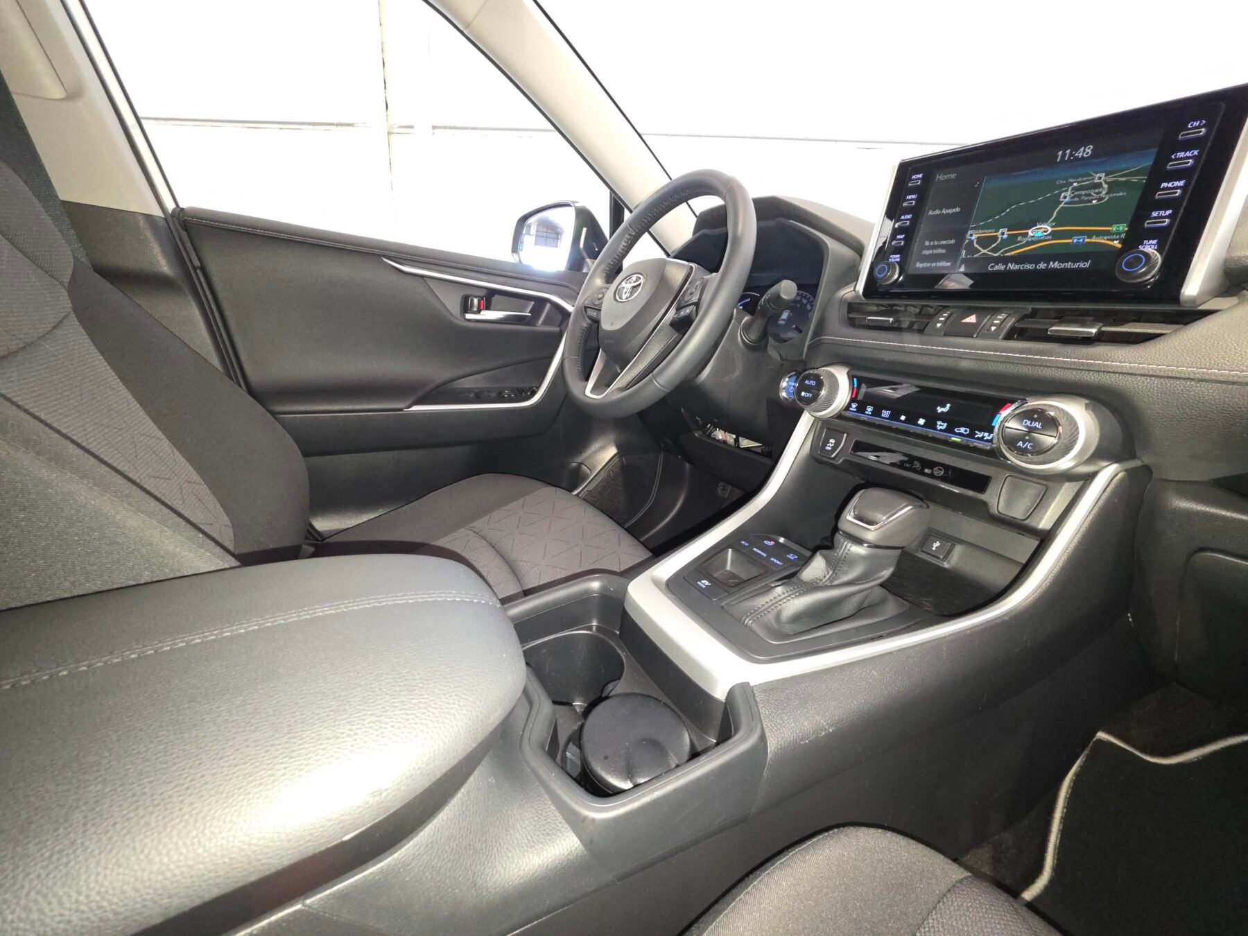 TOYOTA RAV4 2.5l 220H Advance