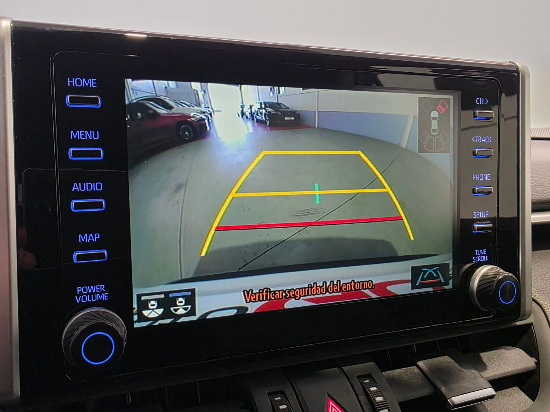 TOYOTA RAV4 2.5l 220H Advance