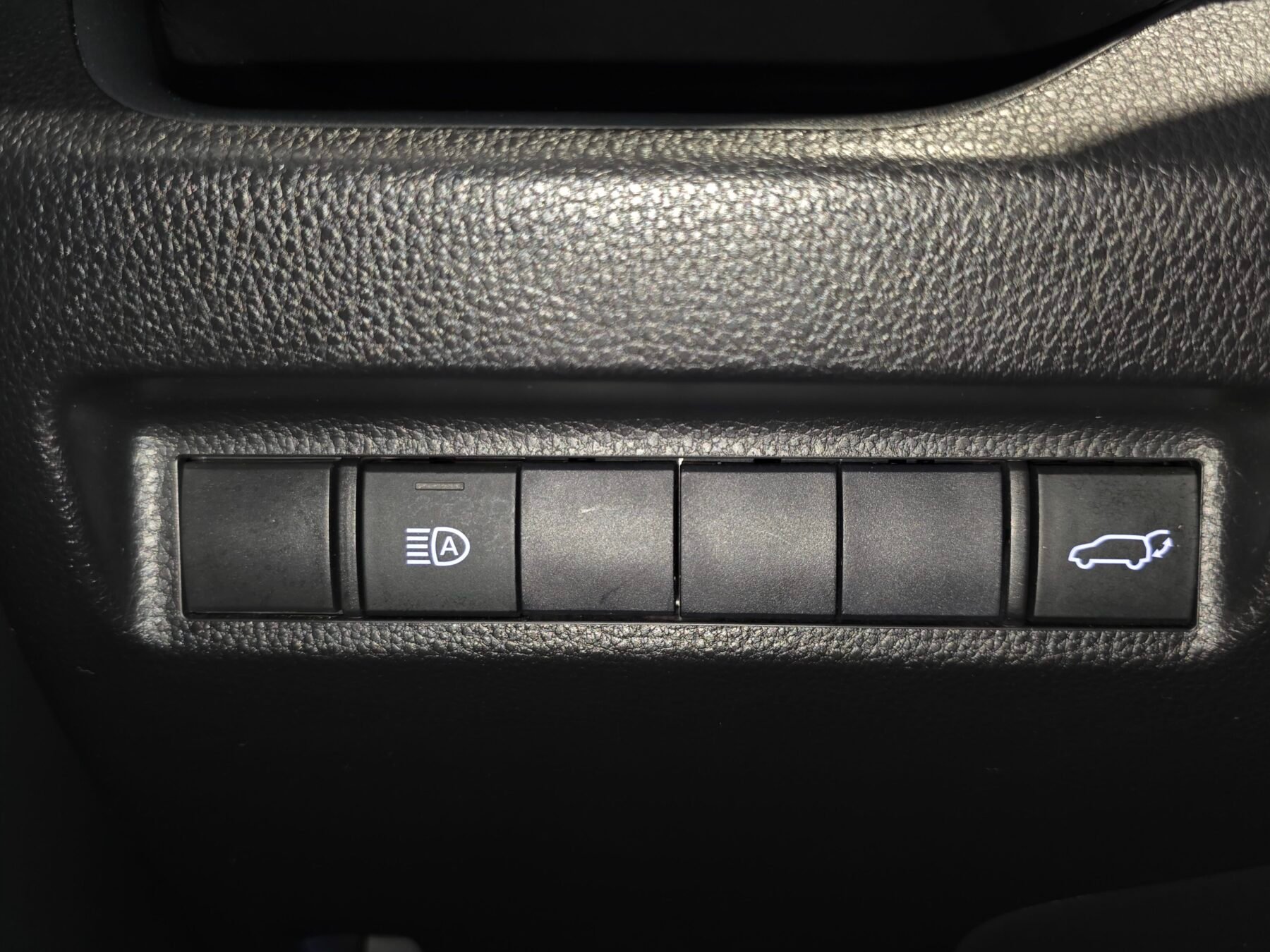 TOYOTA RAV4 2.5l 220H Advance