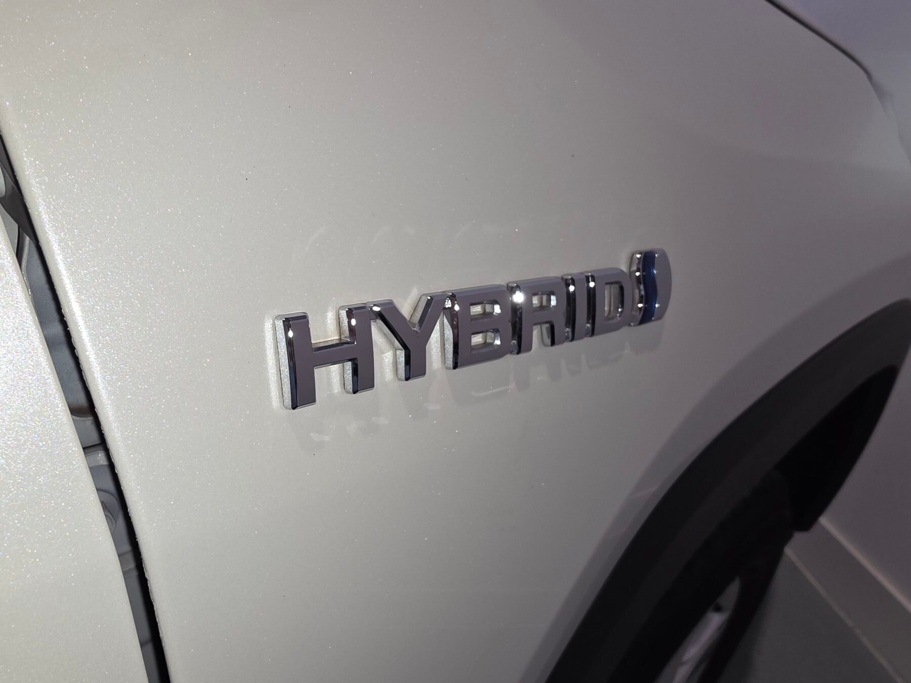 TOYOTA RAV4 2.5l 220H Advance