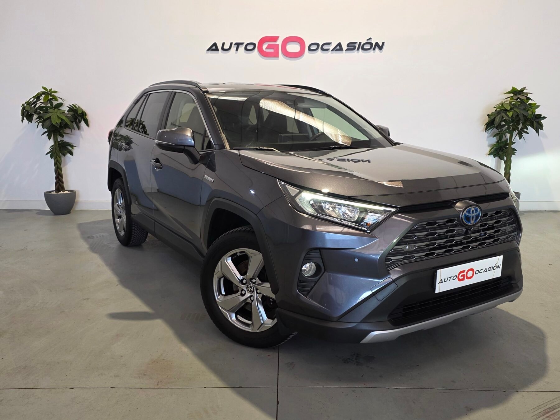 TOYOTA RAV4 2.5l 220H Advance Plus