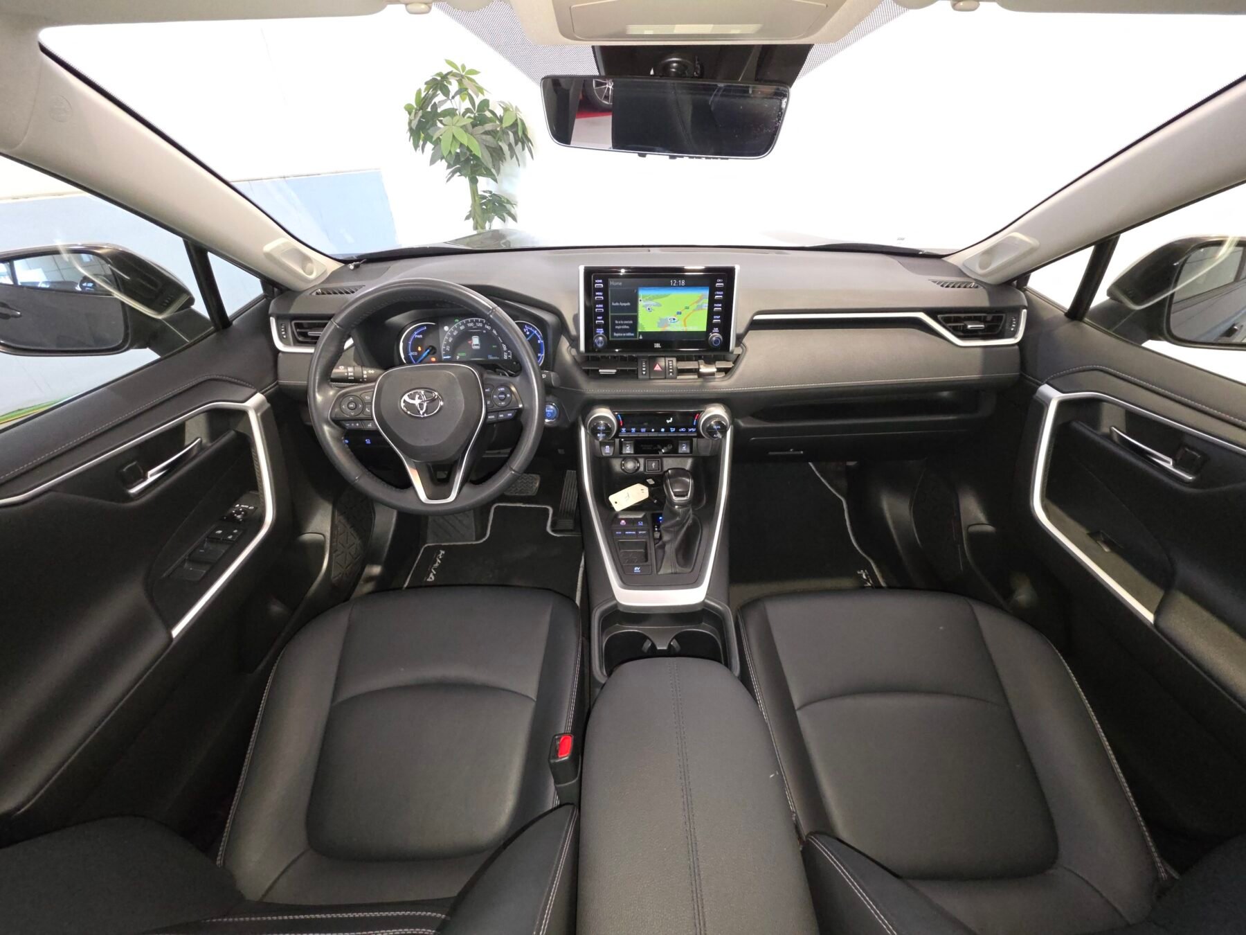 TOYOTA RAV4 2.5l 220H Advance Plus