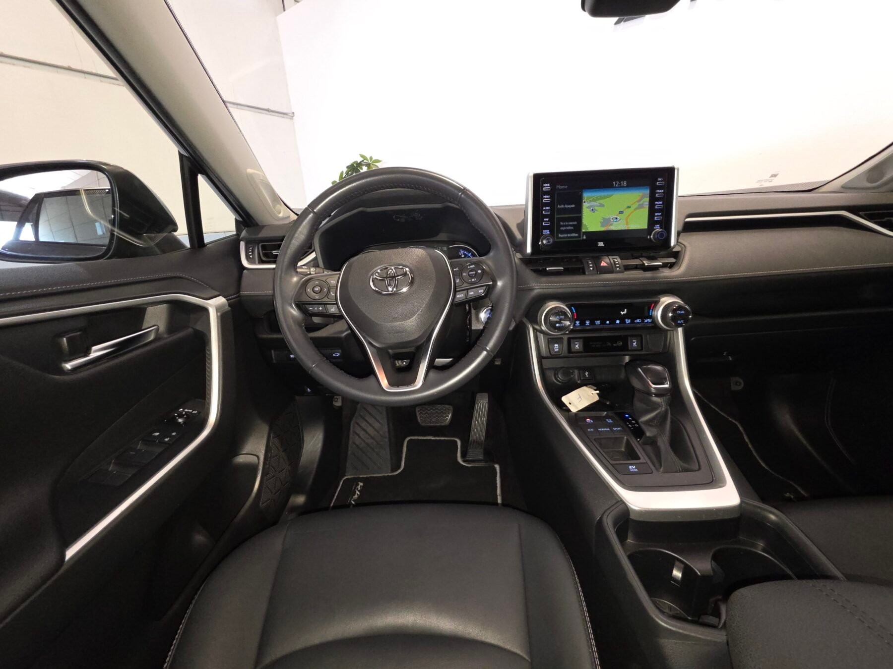 TOYOTA RAV4 2.5l 220H Advance Plus