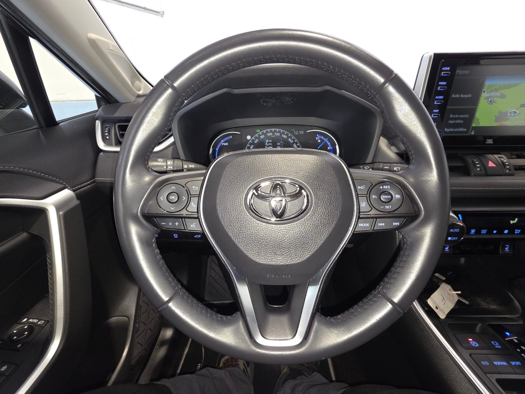 TOYOTA RAV4 2.5l 220H Advance Plus