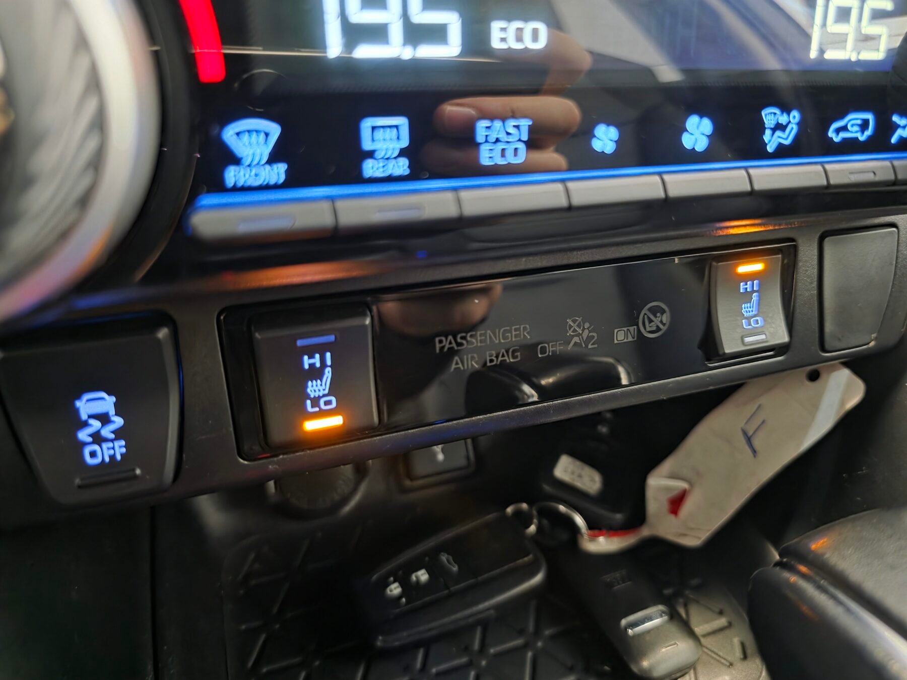 TOYOTA RAV4 2.5l 220H Advance Plus