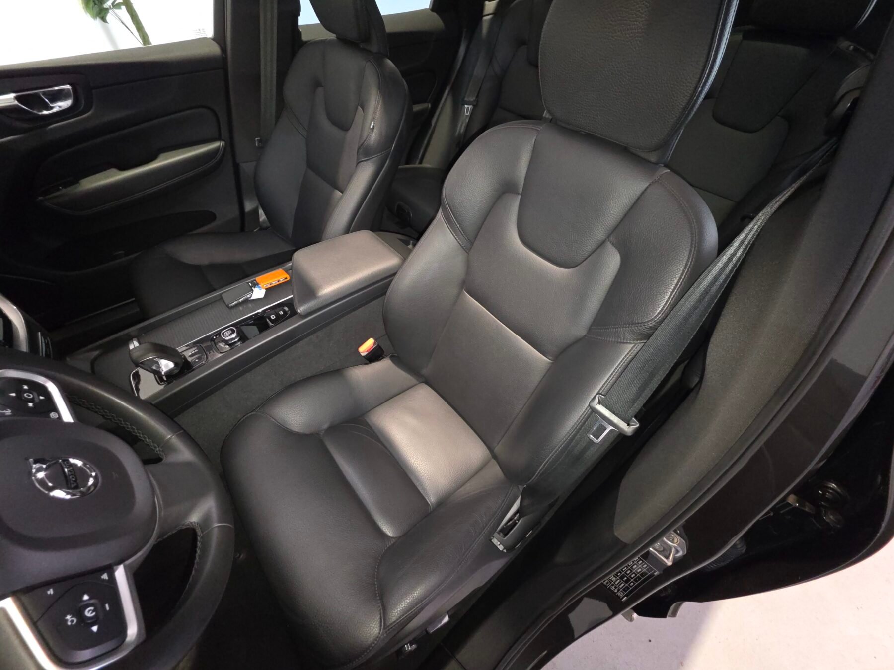 VOLVO XC60 2.0 T6 AWD Recharge Inscription Auto