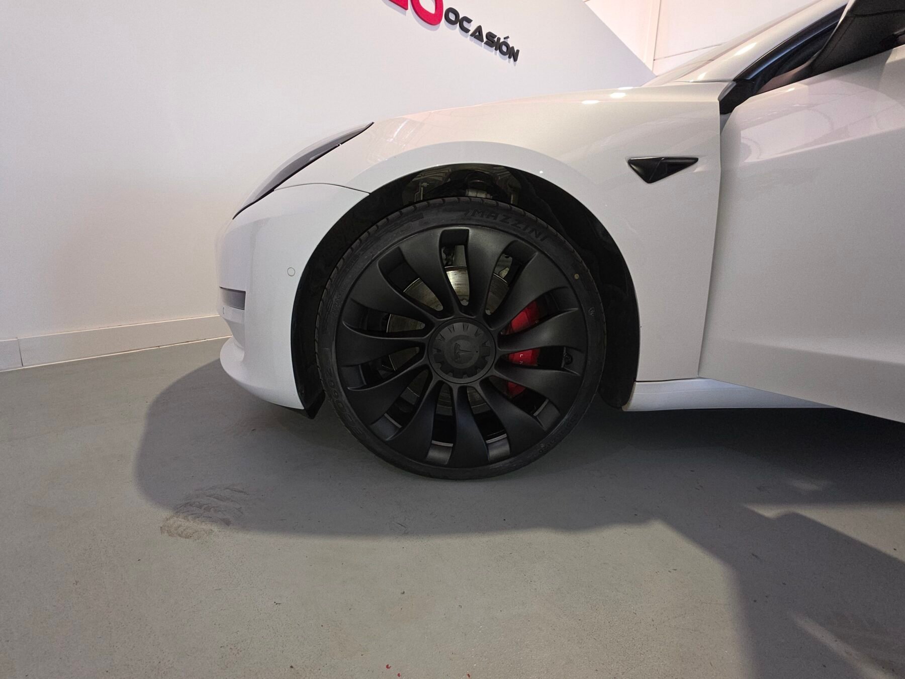 TESLA MODEL 3 PERFORMANCE