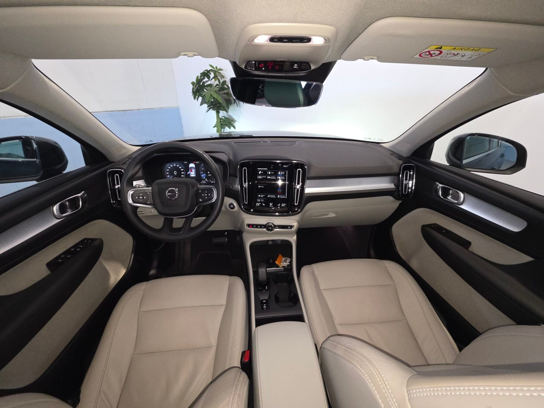 VOLVO XC40 1.5 T4 Twin Recharge Momentum