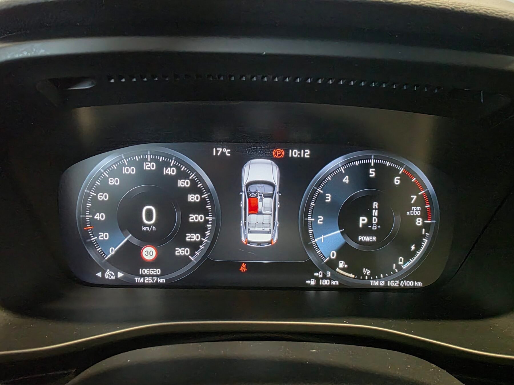VOLVO XC40 1.5 T4 Twin Recharge Momentum