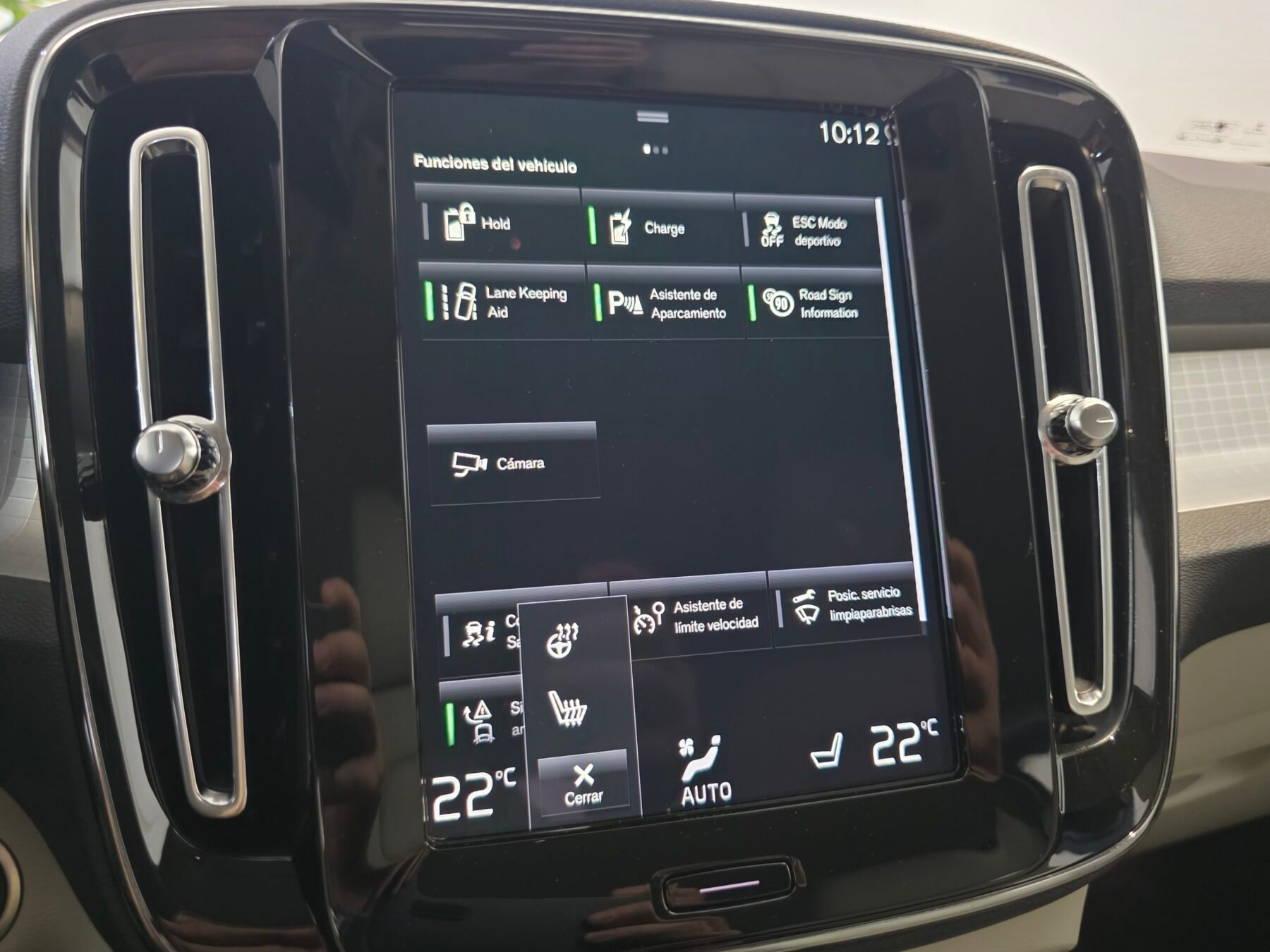 VOLVO XC40 1.5 T4 Twin Recharge Momentum