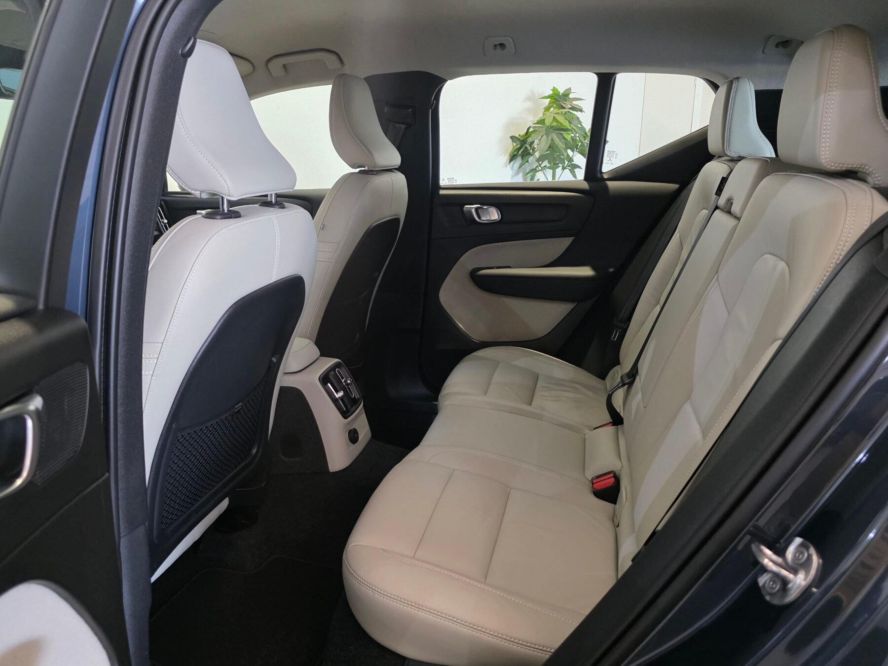 VOLVO XC40 1.5 T4 Twin Recharge Momentum