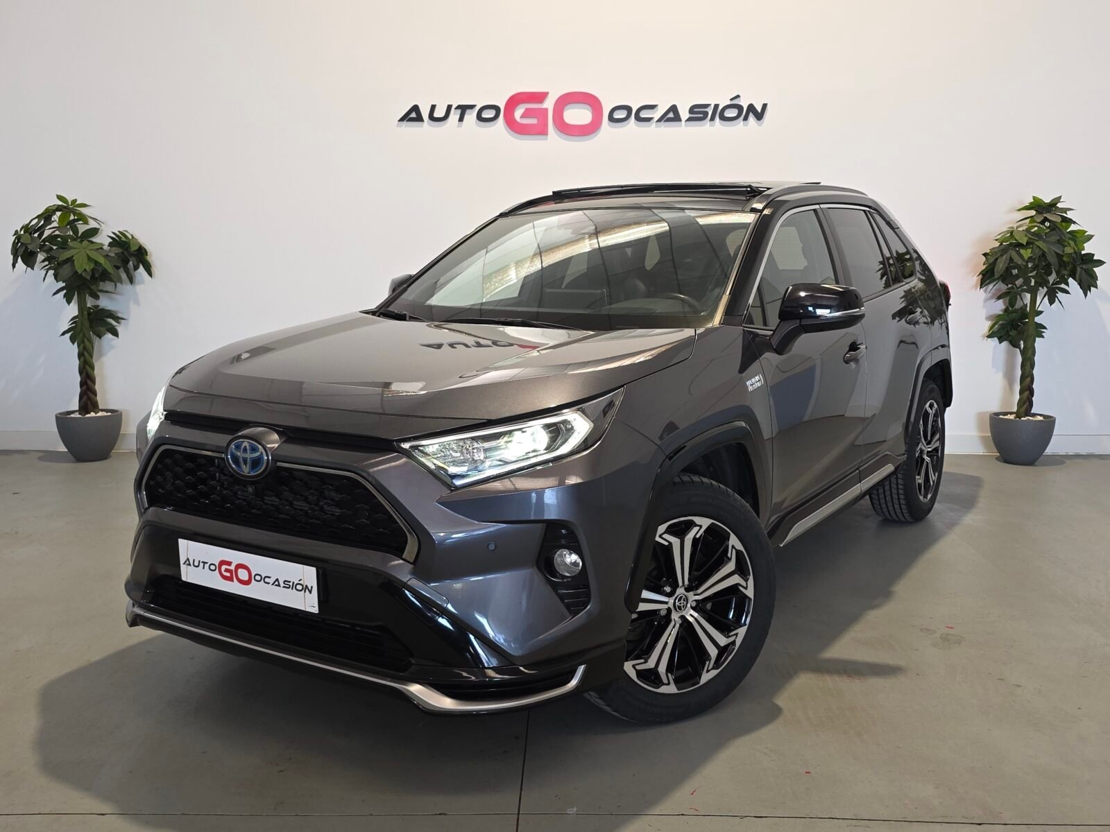 TOYOTA RAV4 2.5l PLUGIN 300PH eCVT Style Plus