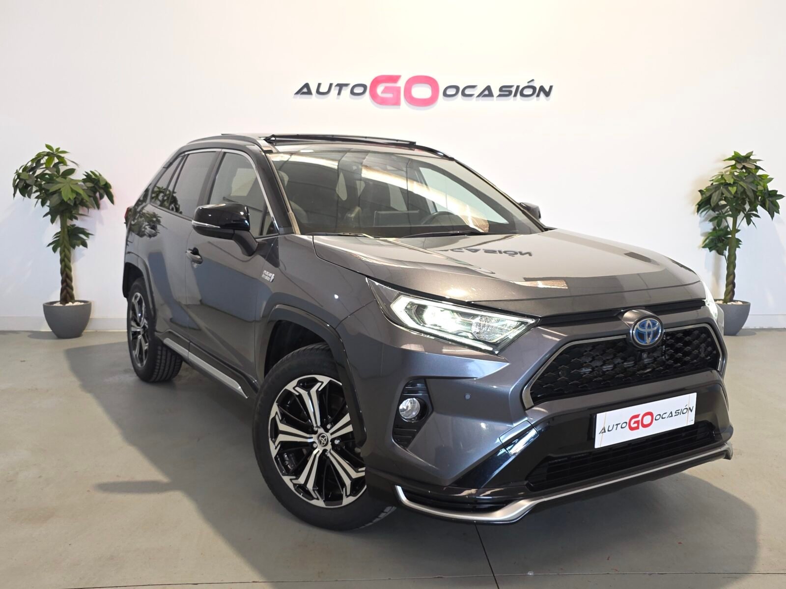 TOYOTA RAV4 2.5l PLUGIN 300PH eCVT Style Plus
