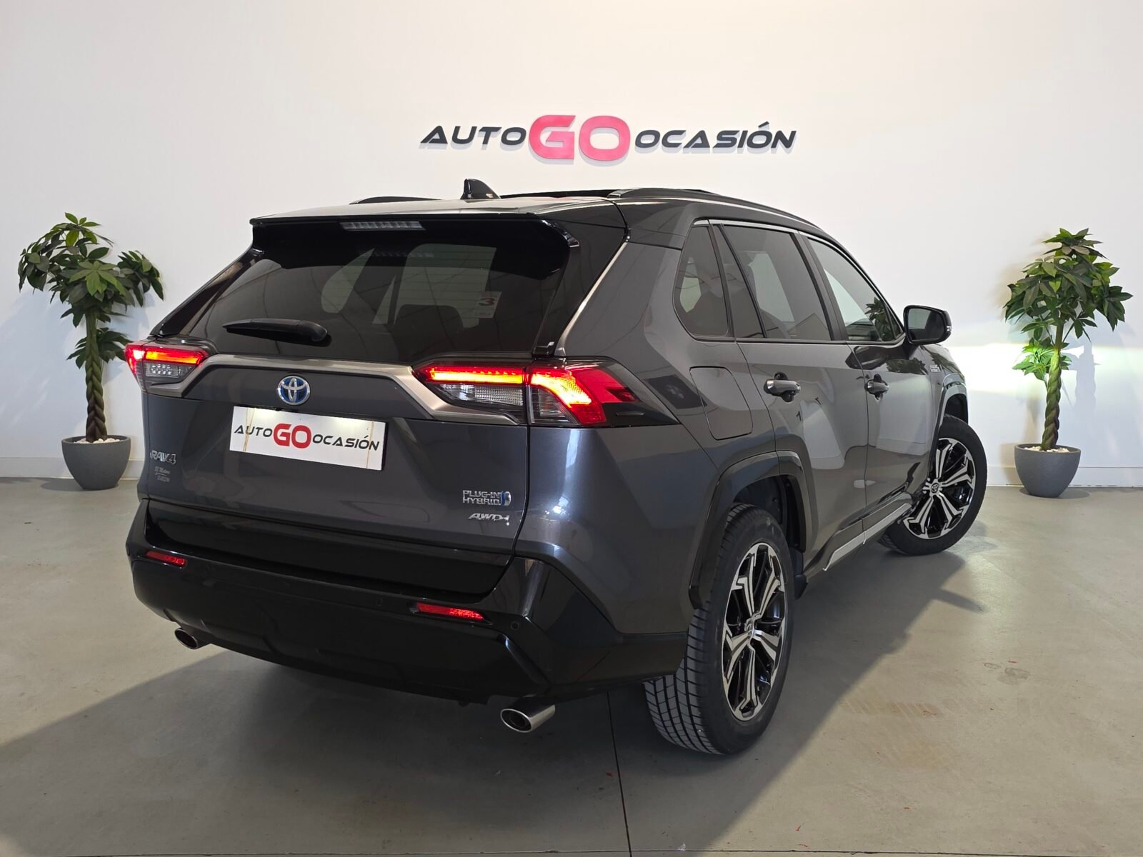 TOYOTA RAV4 2.5l PLUGIN 300PH eCVT Style Plus