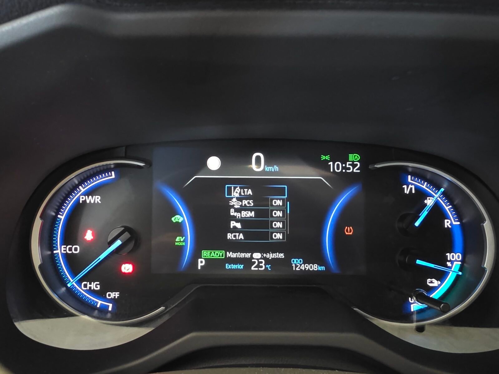 TOYOTA RAV4 2.5l PLUGIN 300PH eCVT Style Plus