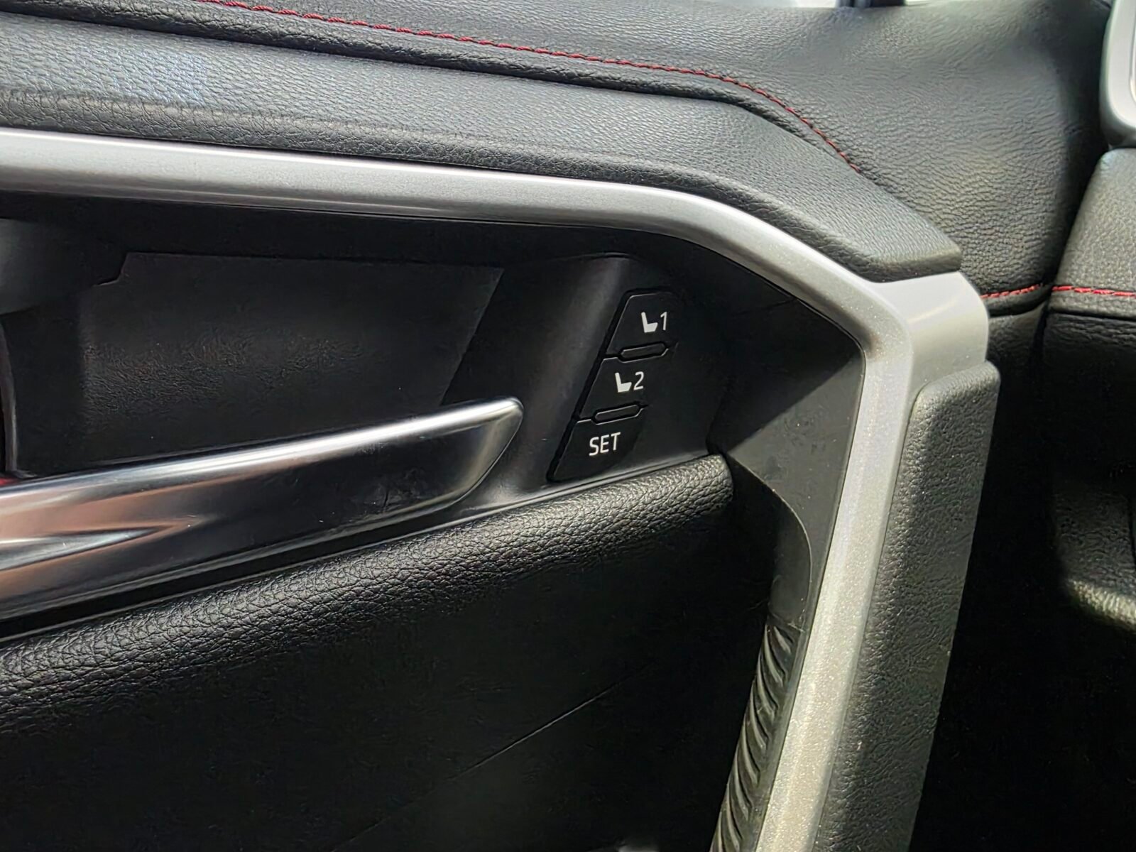 TOYOTA RAV4 2.5l PLUGIN 300PH eCVT Style Plus