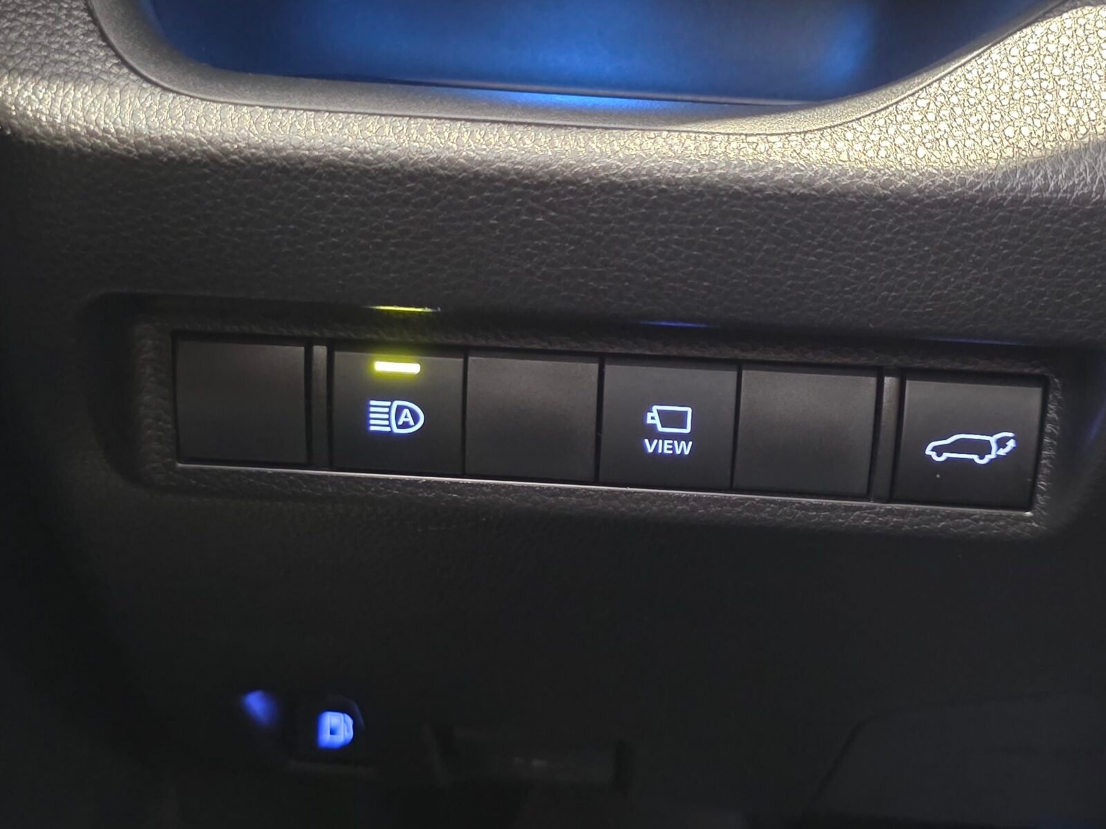 TOYOTA RAV4 2.5l PLUGIN 300PH eCVT Style Plus