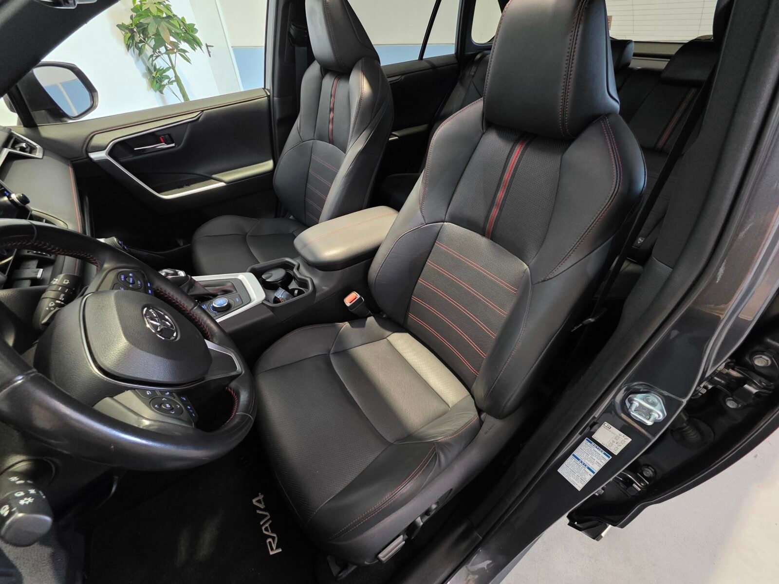 TOYOTA RAV4 2.5l PLUGIN 300PH eCVT Style Plus