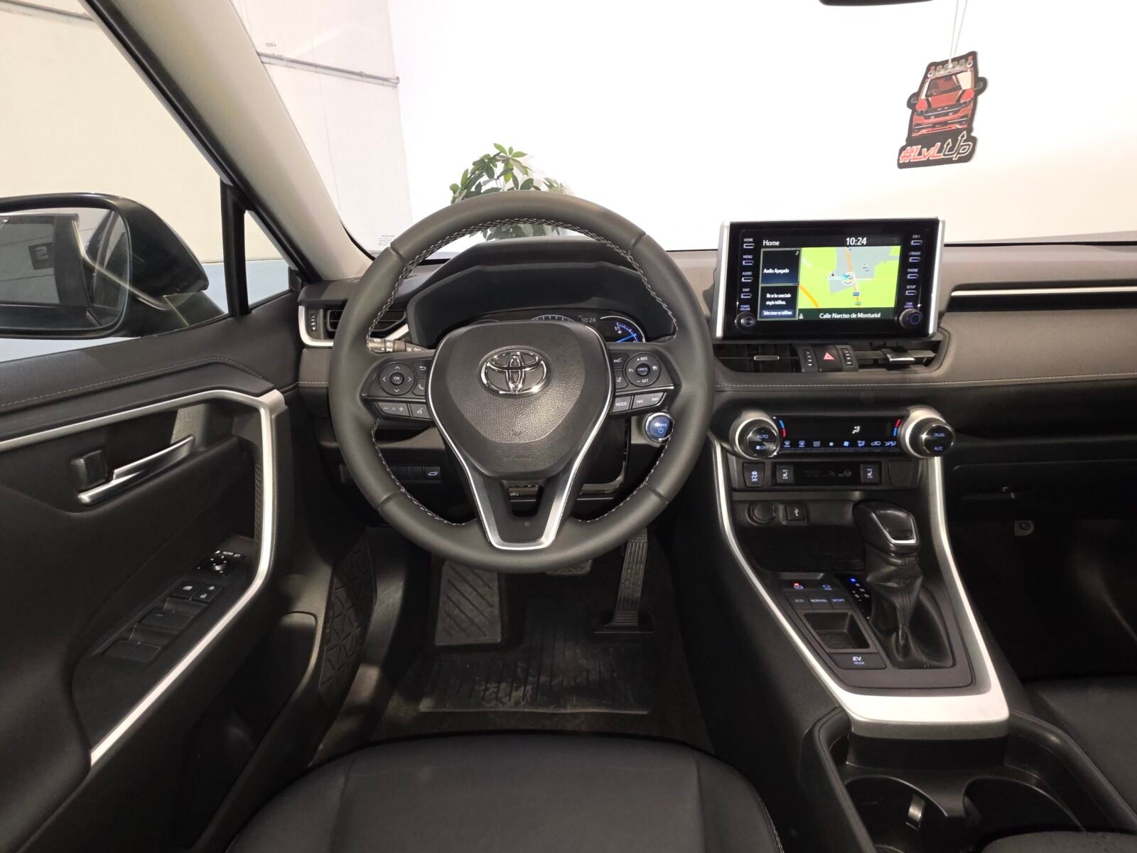 TOYOTA RAV4 2.5l 220H Advance