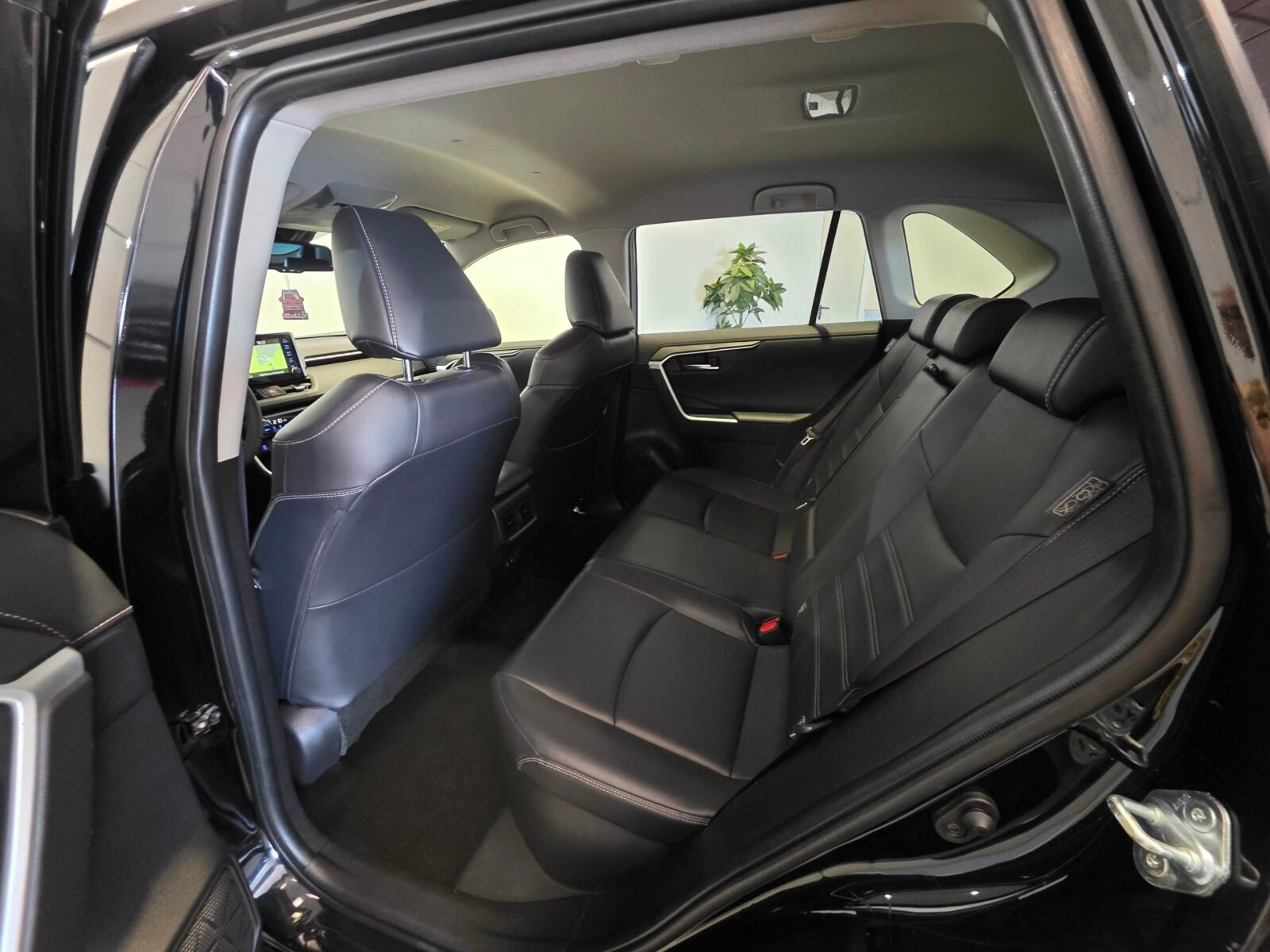 TOYOTA RAV4 2.5l 220H Advance