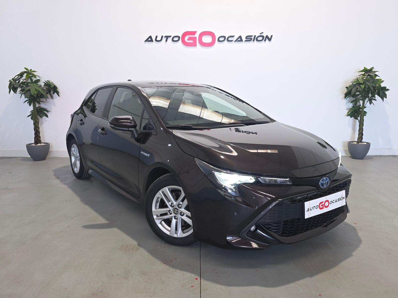 TOYOTA Corolla 2.0 180H ADVANCE ECVT