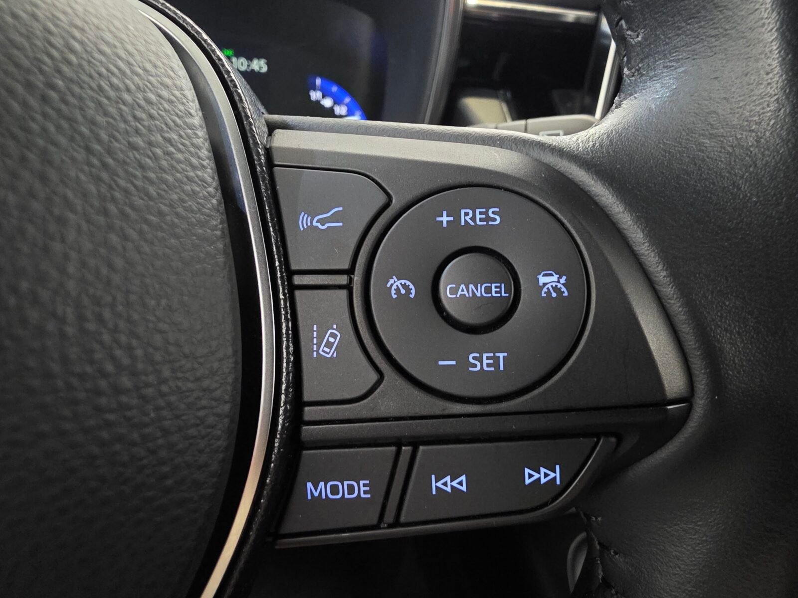 TOYOTA Corolla 2.0 180H ADVANCE ECVT
