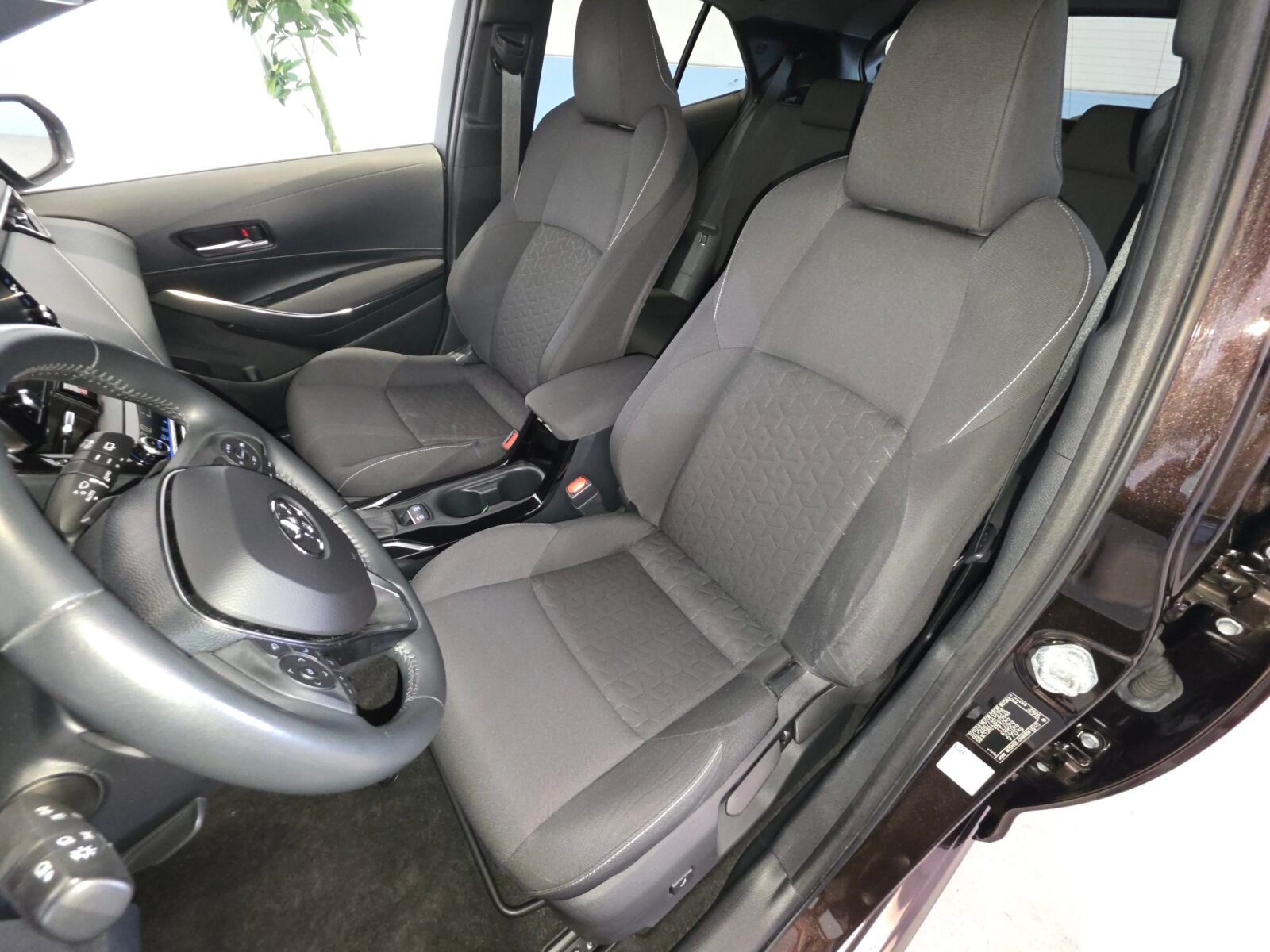 TOYOTA Corolla 2.0 180H ADVANCE ECVT