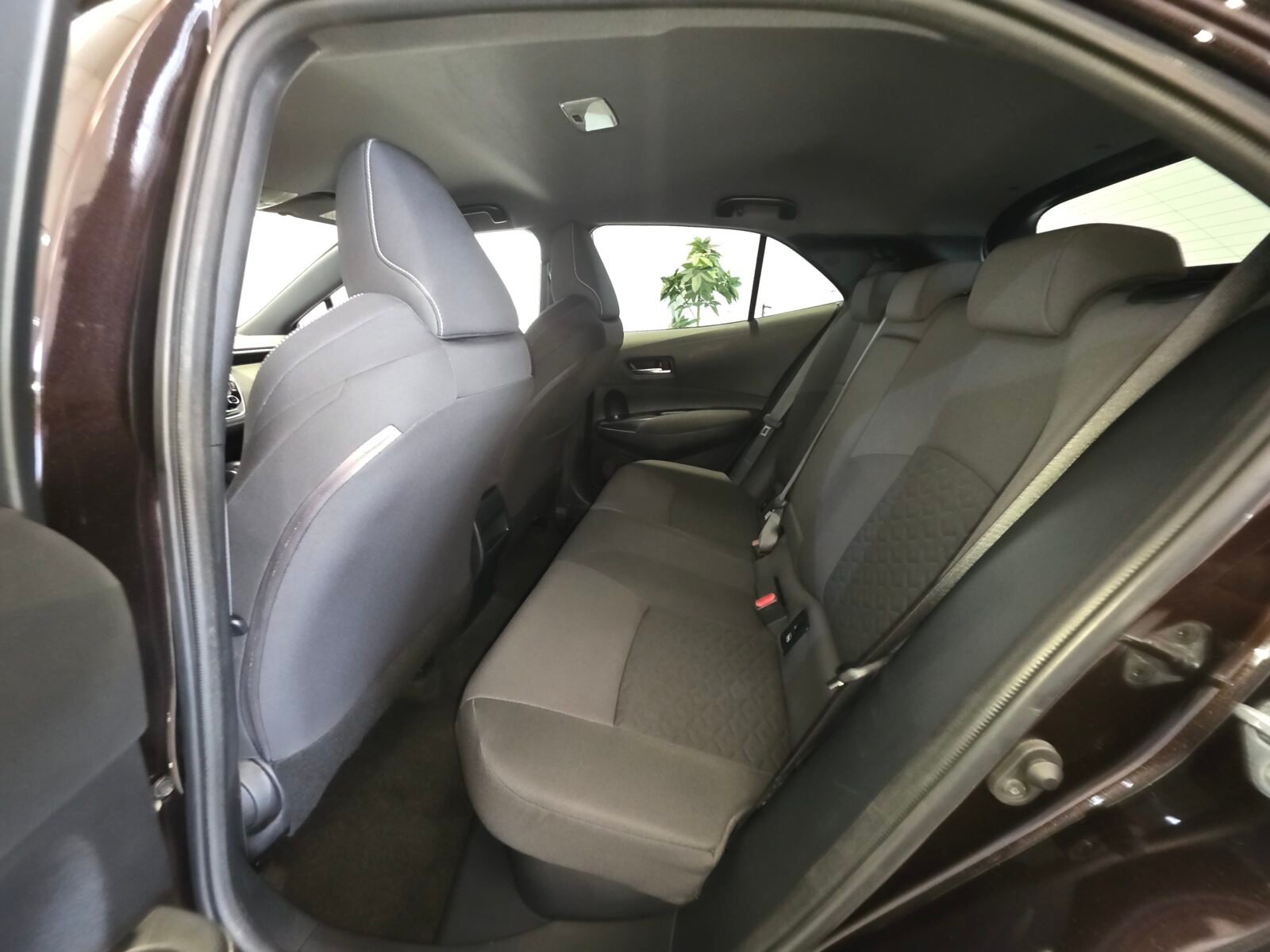 TOYOTA Corolla 2.0 180H ADVANCE ECVT