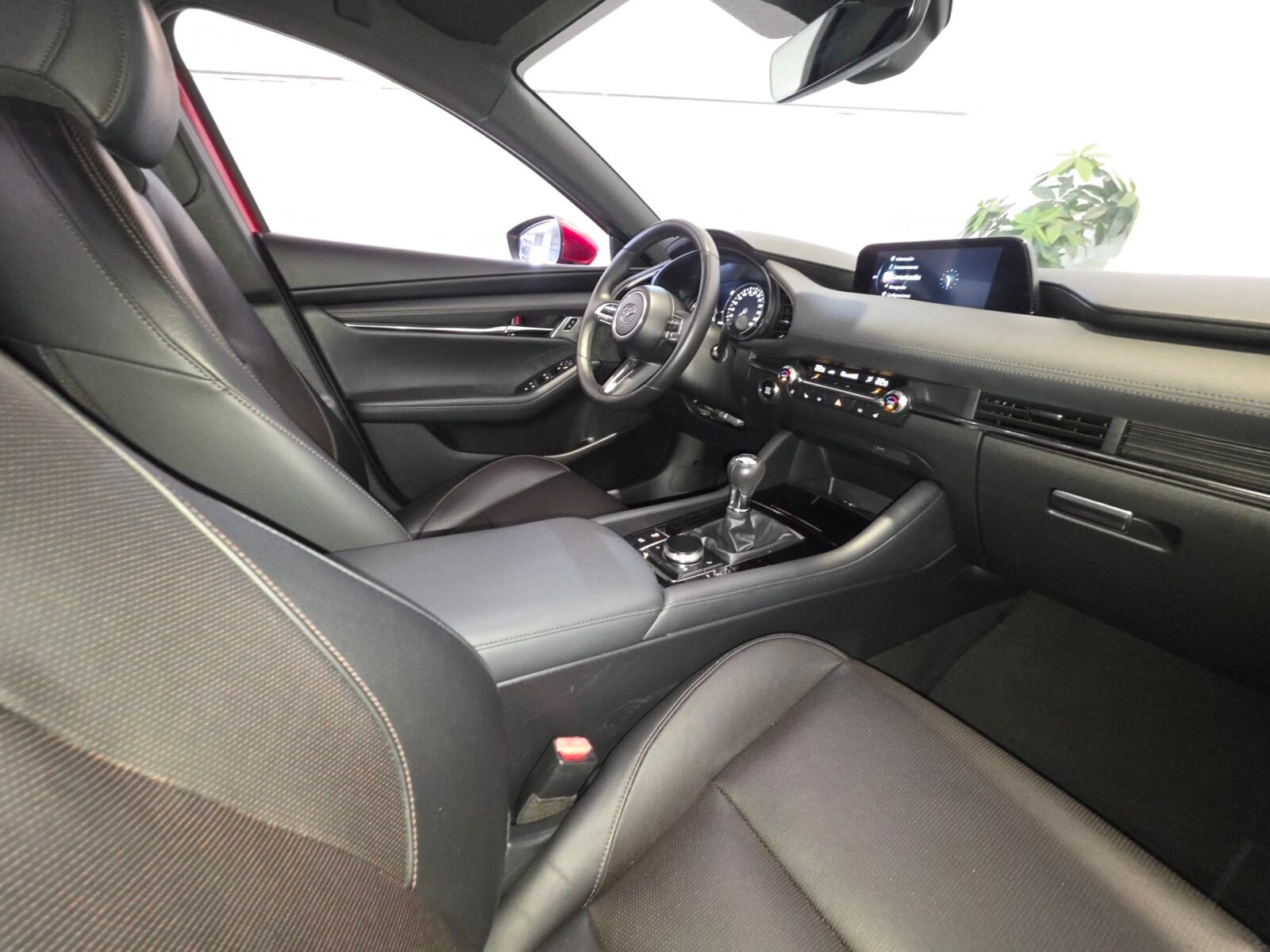 MAZDA Mazda 3 2.0 SKYACTIVX ZENITHX SAFETY RED