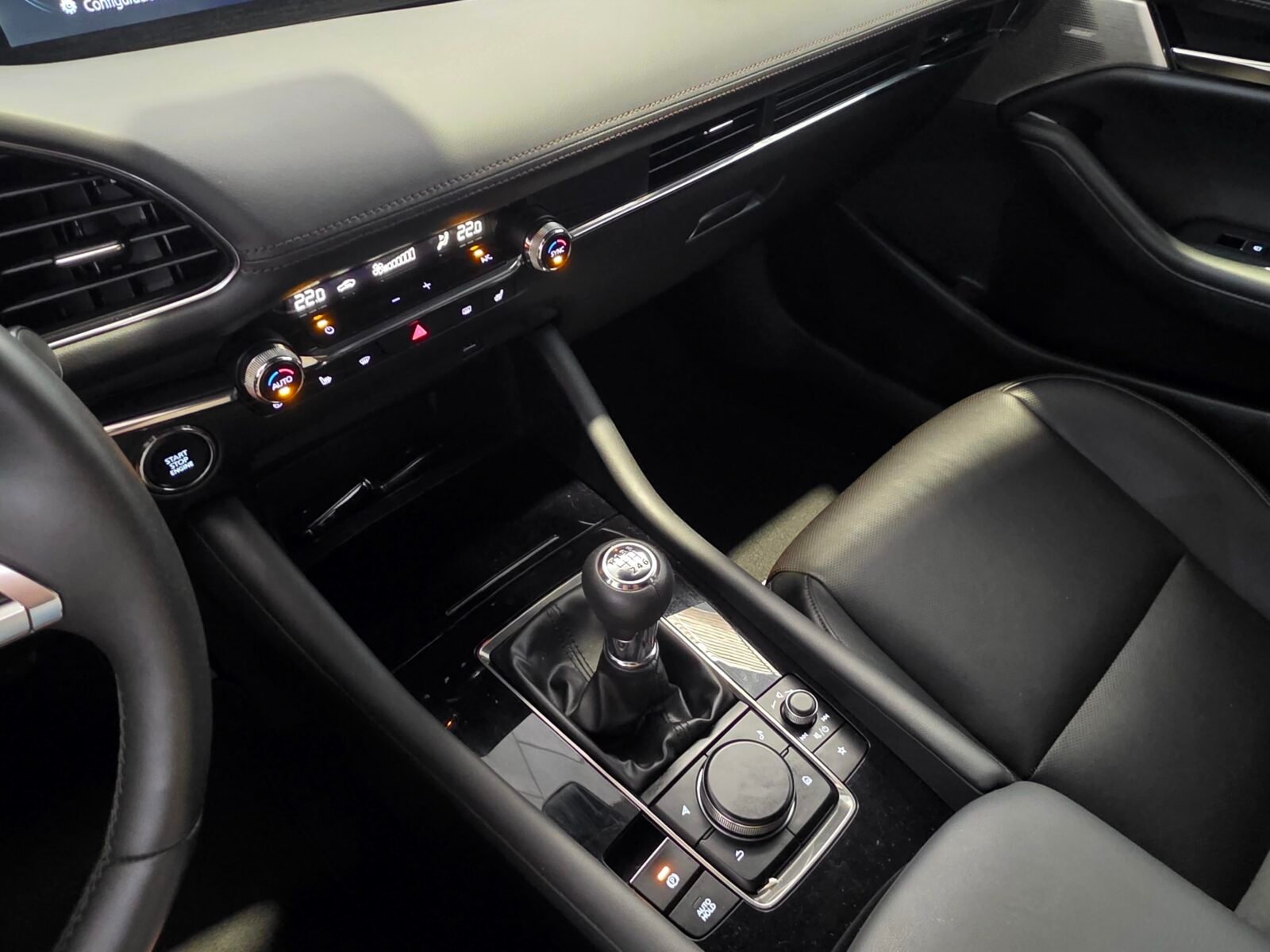 MAZDA Mazda 3 2.0 SKYACTIVX ZENITHX SAFETY RED