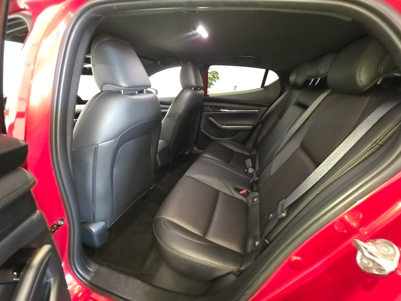 MAZDA Mazda 3 2.0 SKYACTIVX ZENITHX SAFETY RED
