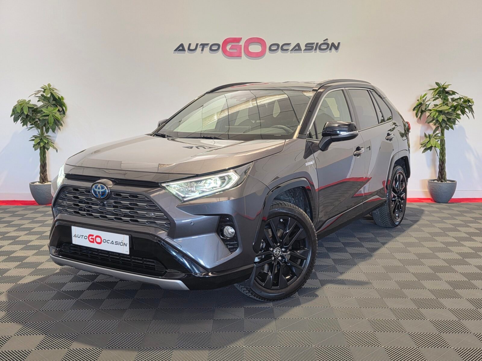 TOYOTA RAV4 2.5l 220H Style