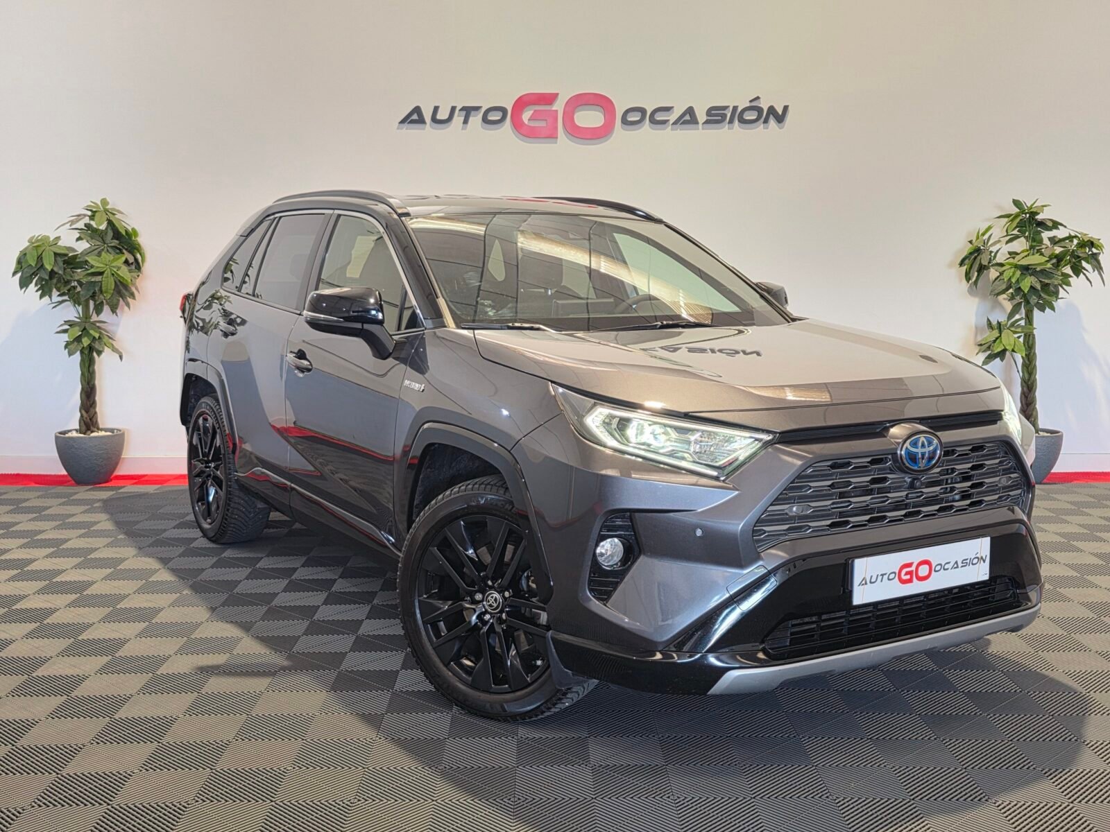 TOYOTA RAV4 2.5l 220H Style