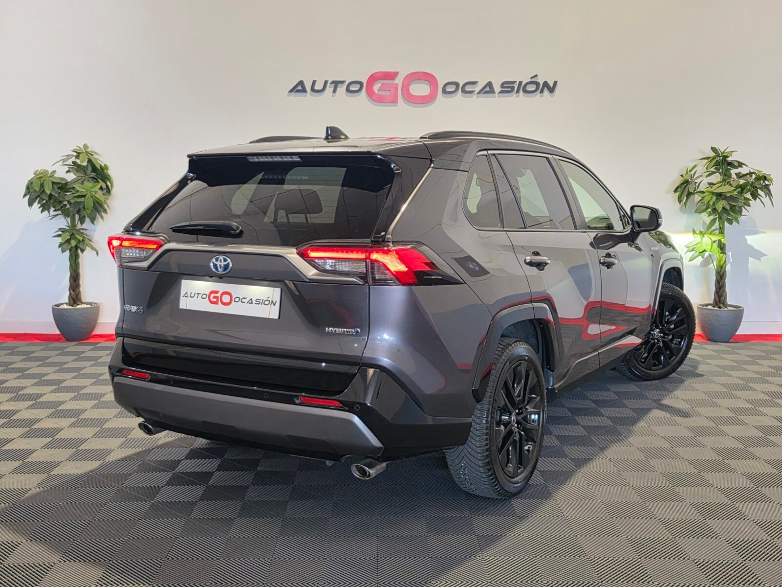 TOYOTA RAV4 2.5l 220H Style