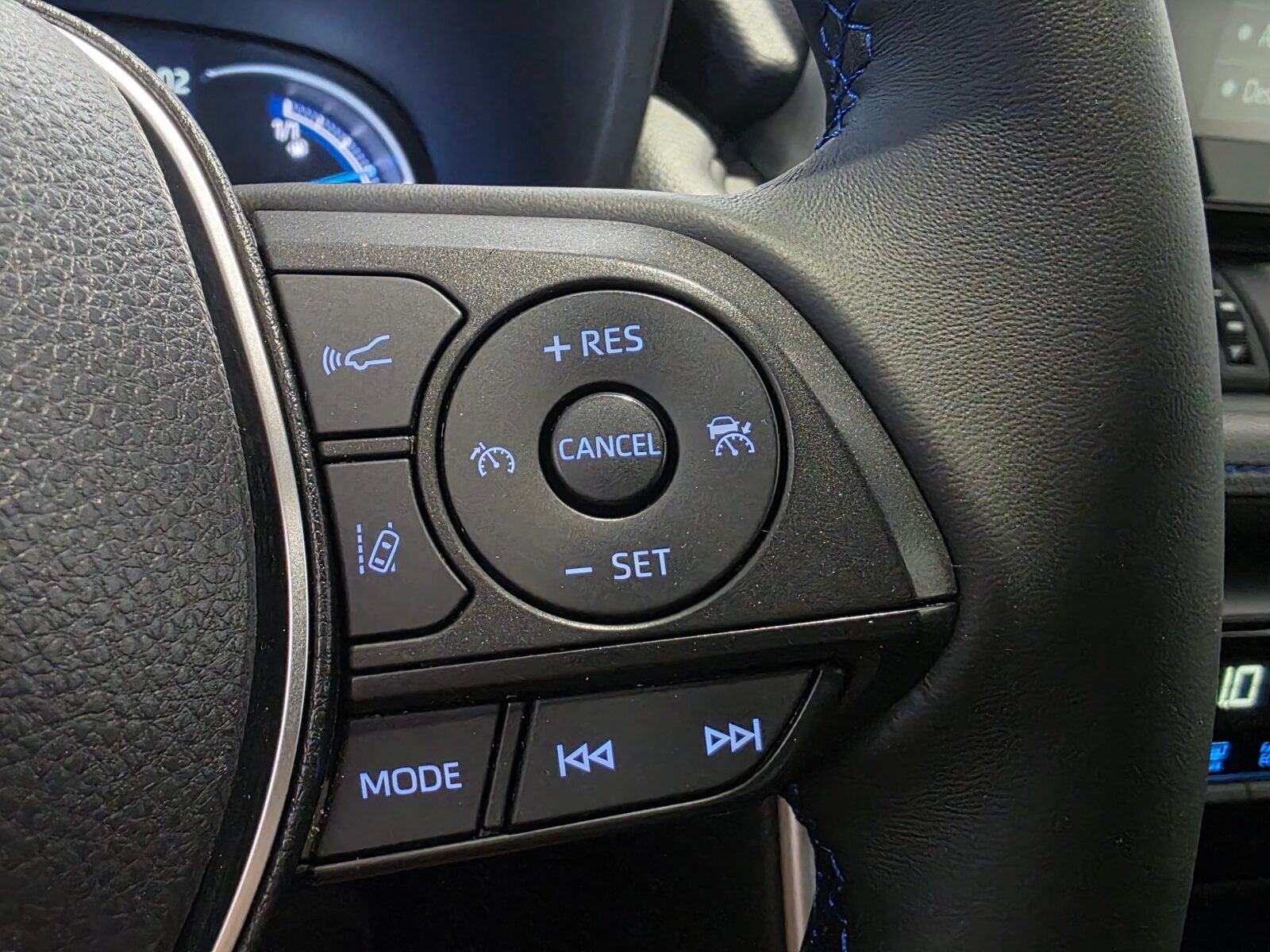 TOYOTA RAV4 2.5l 220H Style