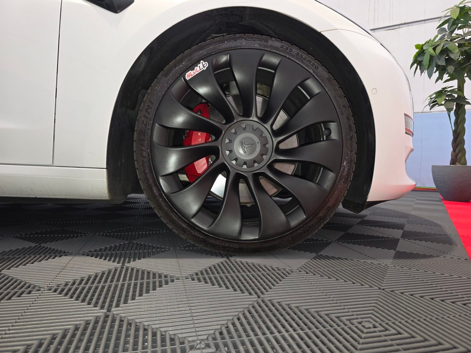 TESLA MODEL 3 Performance AWD