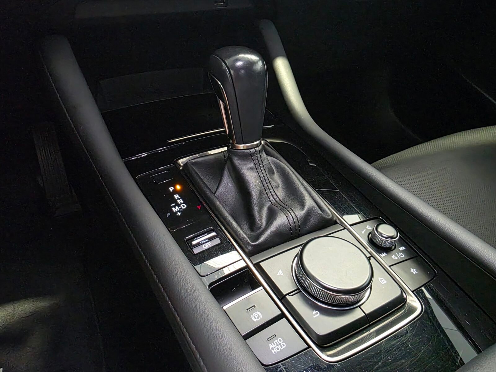 MAZDA Mazda 3 2.0 SKYACTIVX ZENITH AT