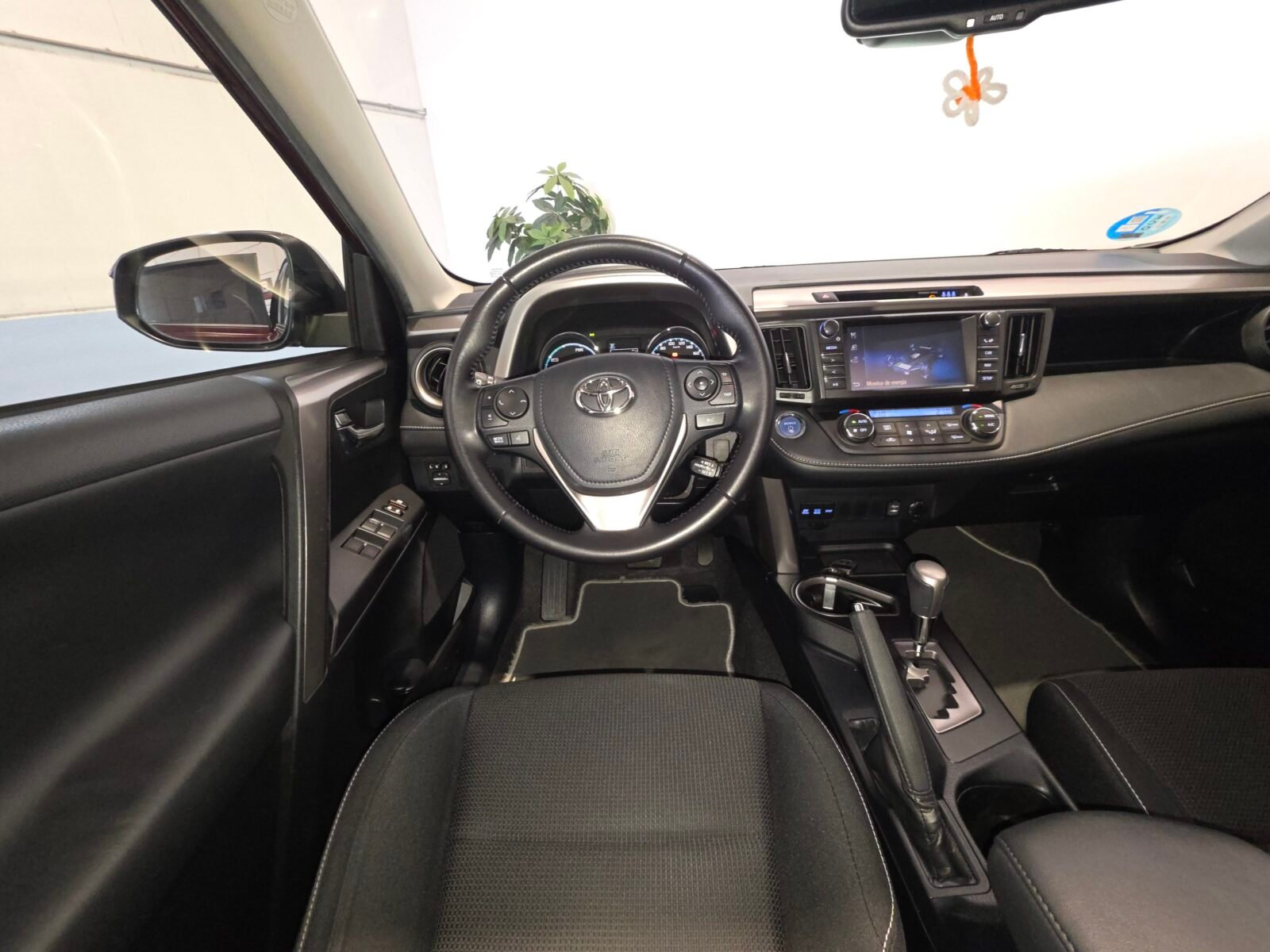 TOYOTA RAV4 2.5l hybrid 2WD Advance Pack Drive