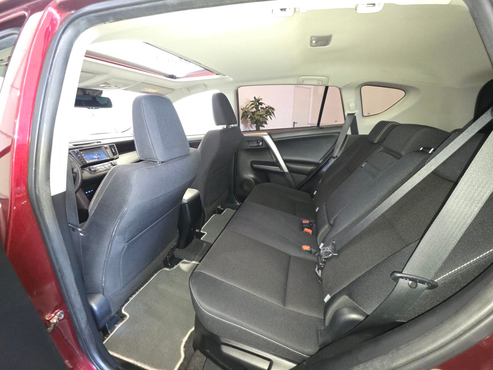 TOYOTA RAV4 2.5l hybrid 2WD Advance Pack Drive