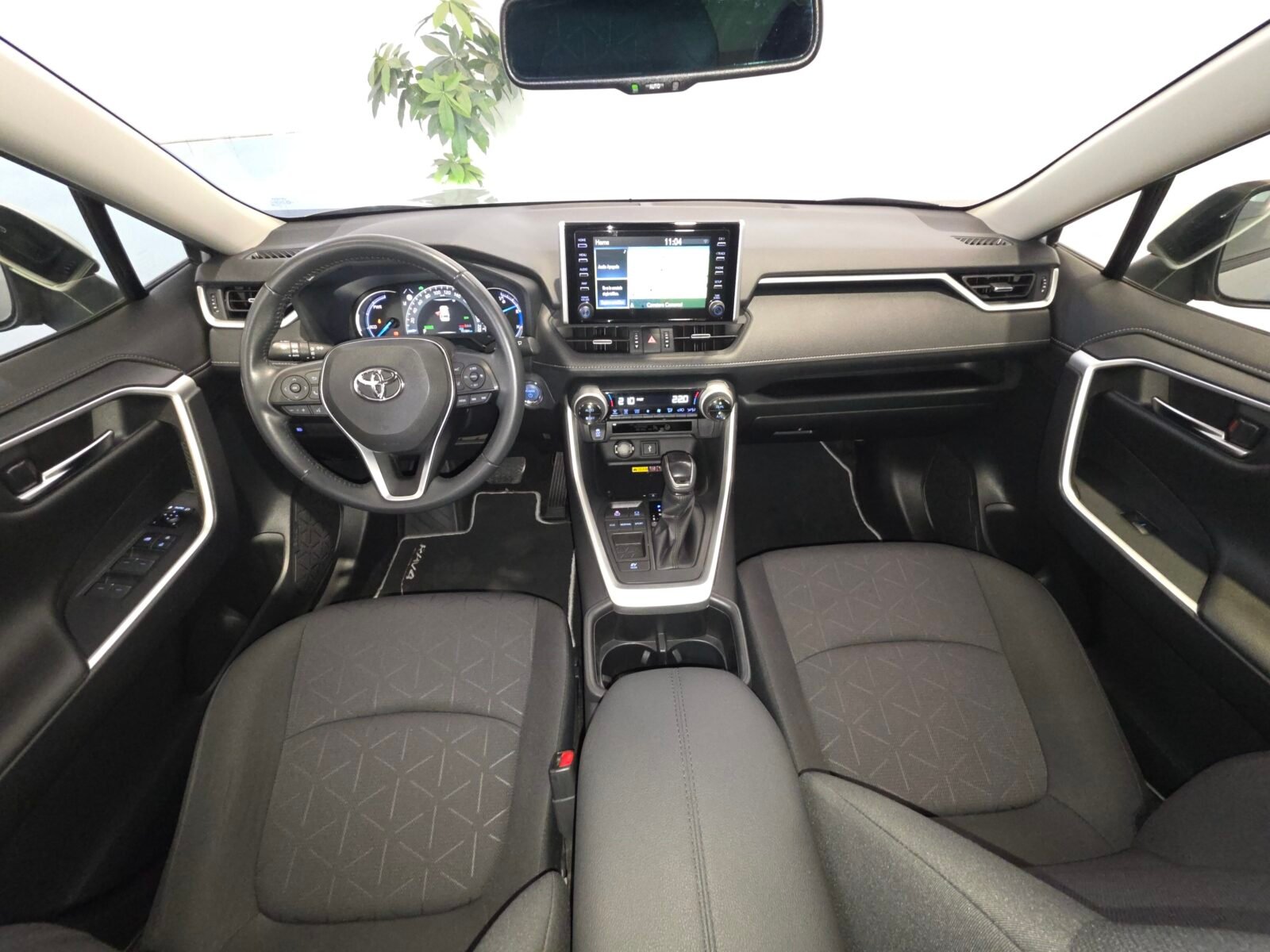 TOYOTA RAV4 2.5l 220H Advance