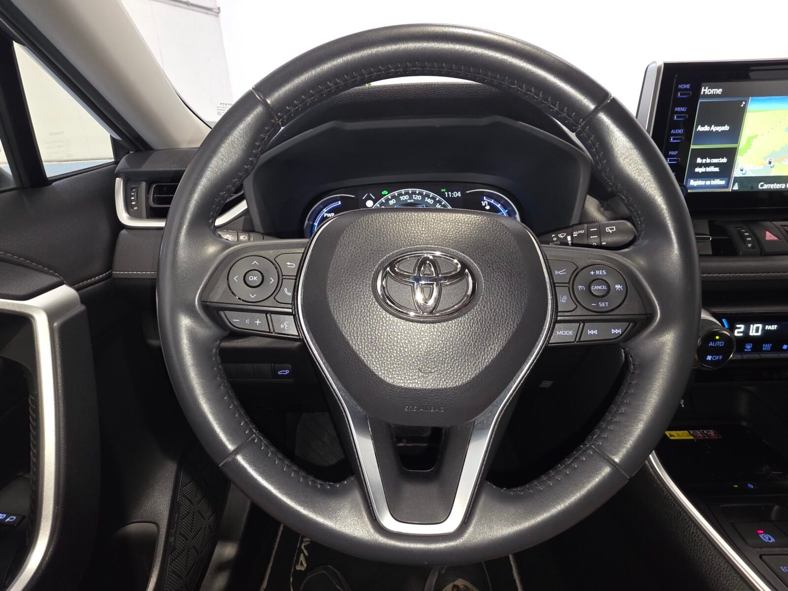TOYOTA RAV4 2.5l 220H Advance